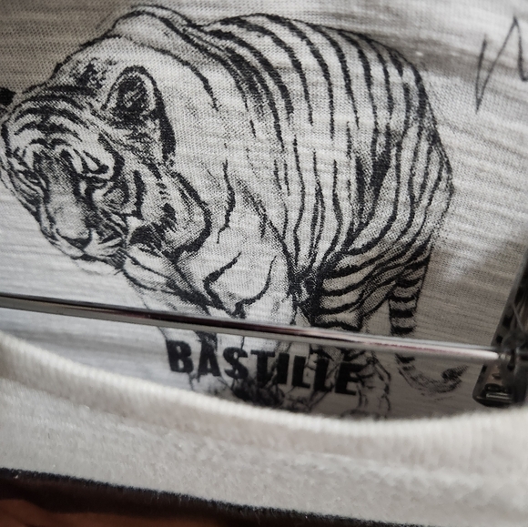 Bastille tee shirt limited edition - Picture 3 of 4